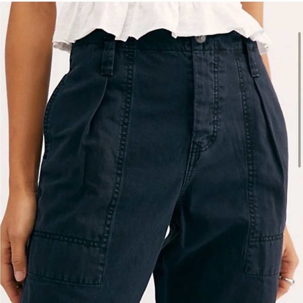 Free People Boyfriend Chino Pant Buttonfly Navy size 6